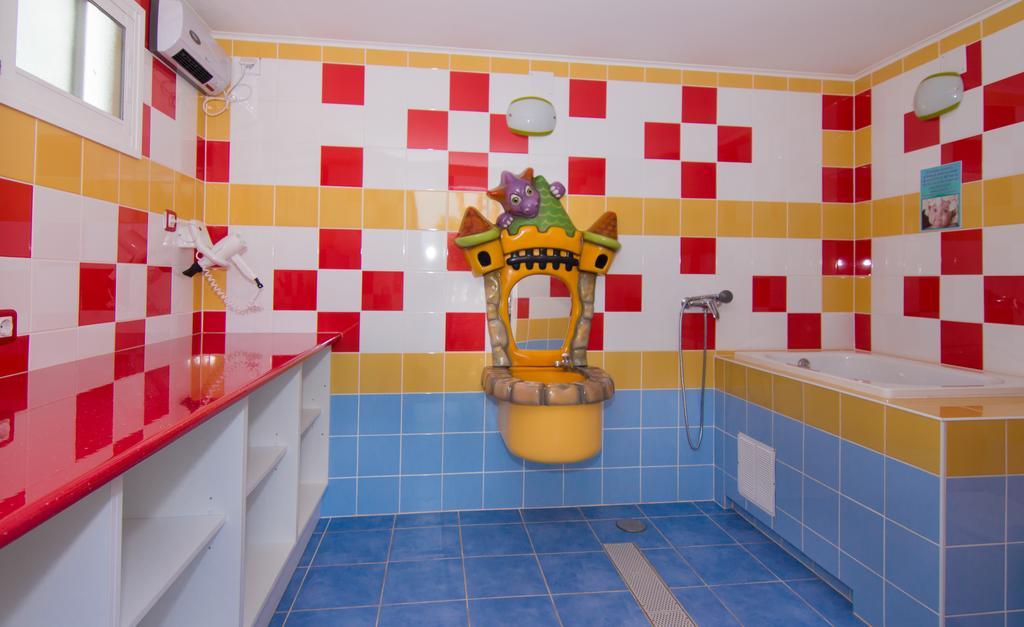 Complejo Turistico & Cabopino Camping 4*